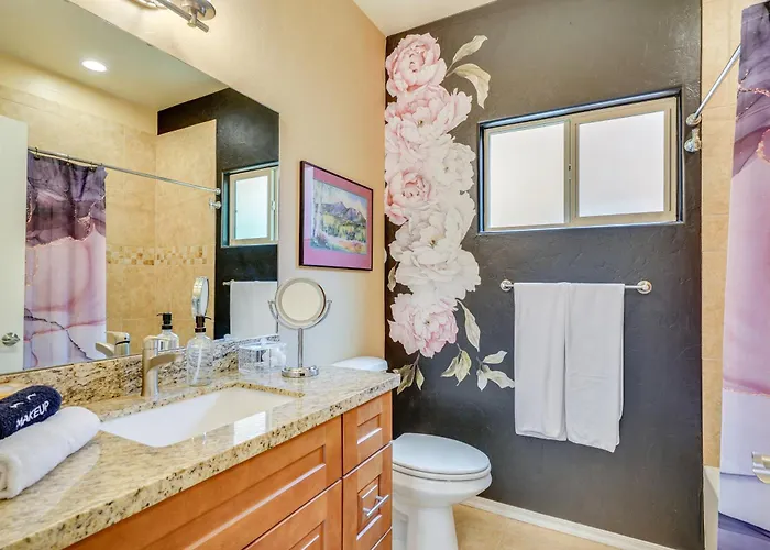 Dom wakacyjny Adobe Townhome: Shop, Golf, Explore & More! *