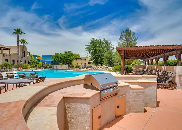 Adobe Townhome: Shop, Golf, Explore & More! Dom wakacyjny