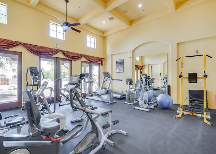 Adobe Townhome: Shop, Golf, Explore & More!