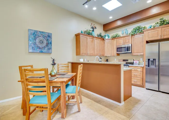 Dom wakacyjny Adobe Townhome: Shop, Golf, Explore & More! *